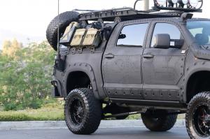 Toyota Tundra CrewMax 4x4 Zombie Apocalypse 2013 года 